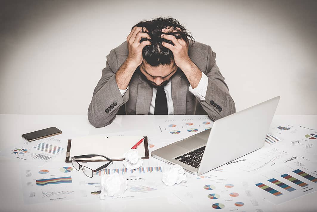 Stress au travail : causes, symptômes, solutions